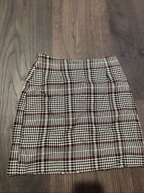 H&M Plaid Mini Skirt in Black, White & Burgundy